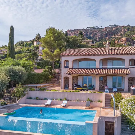 La Cagne - Vue Villa Saint-Raphael (Var)